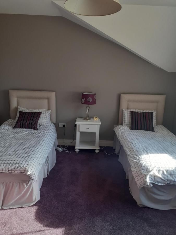 Single Or Twin Room In Lovely Country Residence Nobber المظهر الخارجي الصورة