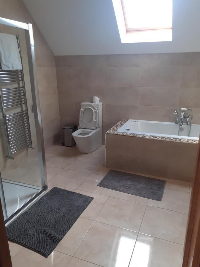 Single Or Twin Room In Lovely Country Residence Nobber المظهر الخارجي الصورة
